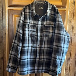 Under Armour gray plaid shirt jacket. Size: XL